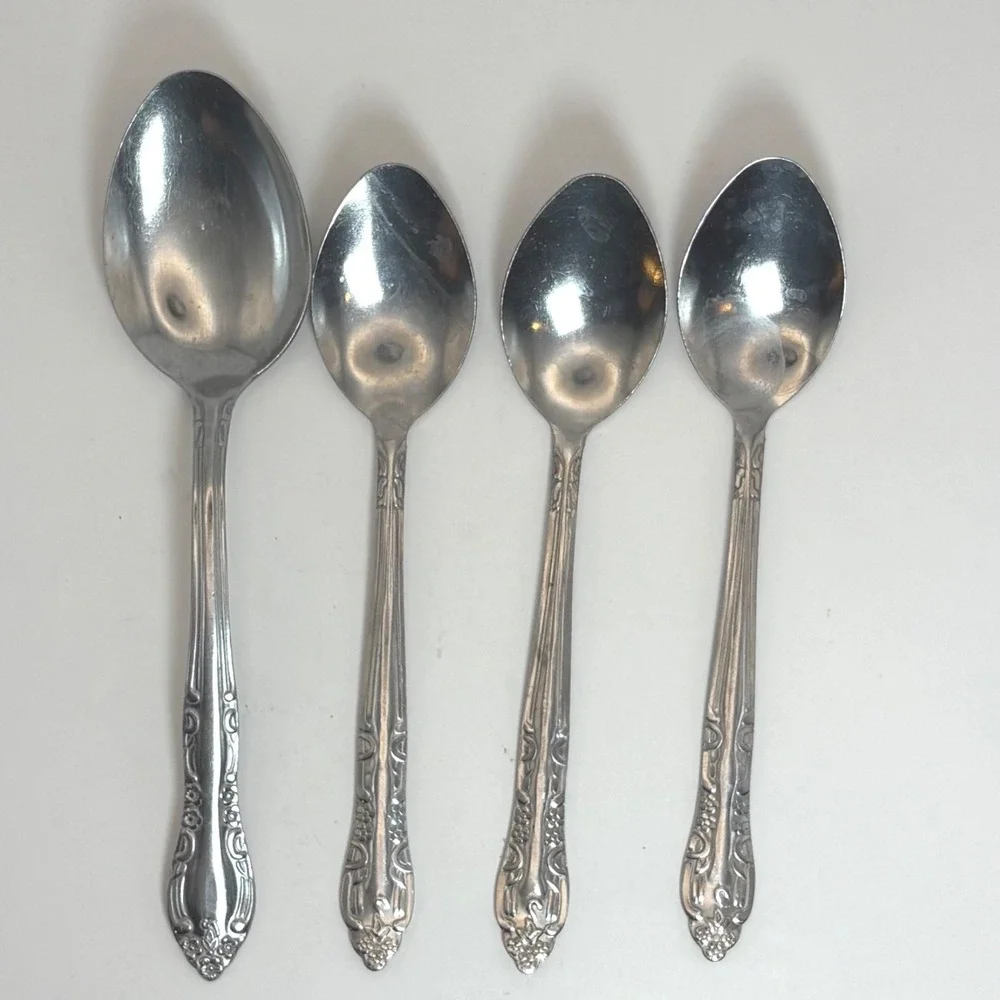 Lot 4 Stainless China Floral Scroll Teaspoons Soup Spoon Chateau Style Flatware